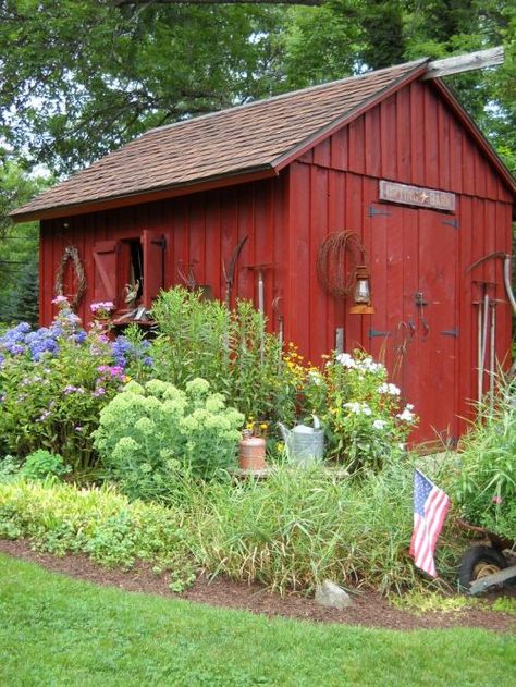 Garden Sheds, Painted Shed, Red Shed, Vintage Gardening, Barns Sheds, Farm Houses, Potting Sheds, Unique Garden, She Sheds