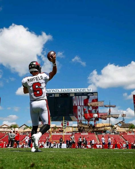 Tampa Bay Buccaneers Fans | Ready to lead the Krewe 🫡 | Facebook Baker Mayfield Buccaneers, Cold Pictures, Tom Brady Patriots, Football Pics, San Francisco 49ers Football, Tampa Bay Bucs, Baker Mayfield, 49ers Football, Football Pictures