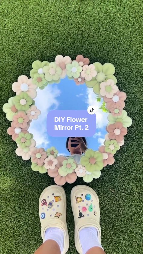 Fluffy Clay Flower Mirror, Flower Diy Mirror, Clay Flower Mirror Frame, Mirrors With Clay, Air Dry Clay Mirror Frame Diy, Foam Clay Flower Mirror, Mirror Decorating Ideas With Clay, Foam Flower Mirror, Foam Clay Mirror Ideas