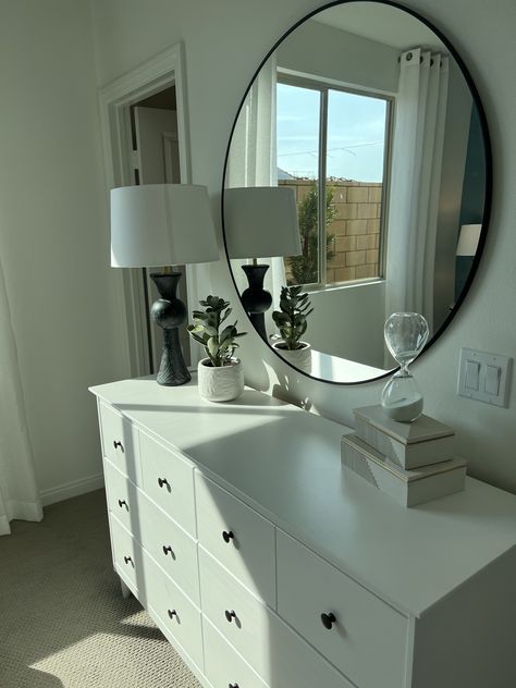 Dresser Circle Mirror, Mirror Above Chest Of Drawers Bedroom, Vanity Ideas Bedroom Black And White, Room With White Dresser, Circle Mirror In Bedroom, Dresser With Circle Mirror Above, Wall Mirror Above Dresser, Cute Dresser Decor Ideas, Circle Mirror Over Dresser