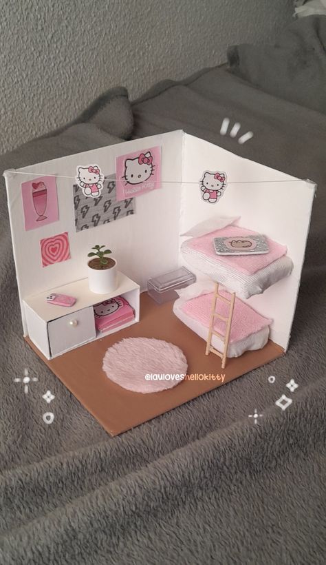 Carcase Iphone, ليلو وستيتش, Diy Hello Kitty, Hello Kitty House, Paper Dolls Diy, Doll Furniture Diy, Hello Kitty Crafts, Paper Doll House, Pinterest Diy Crafts