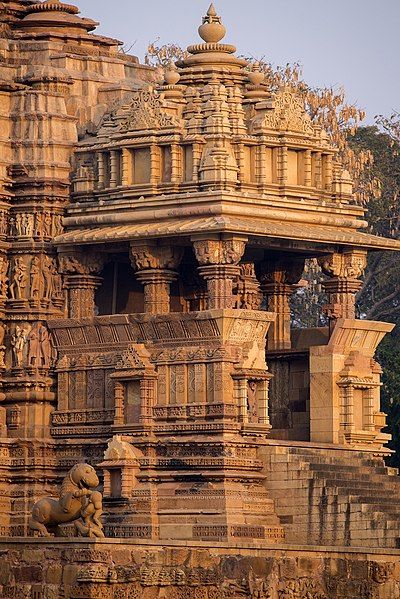 Nagara Style Temple Architecture, Khajuraho Temple Photography, Brahadeeshwara Temple, Temple Of Heaven Beijing, Temples Of India, Temple Building, Khajuraho Temple, Temple Poster, Devi Temple