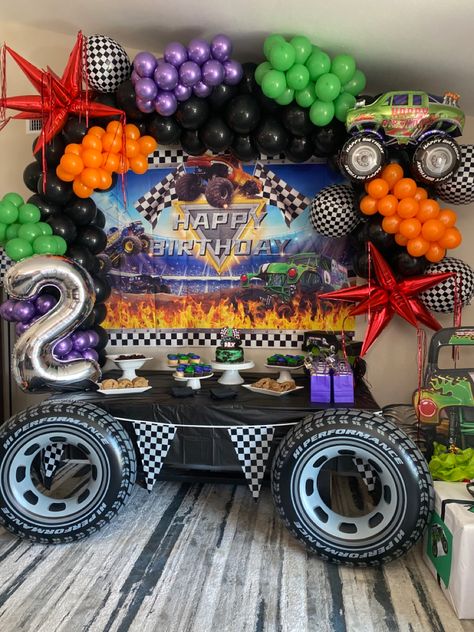 Monster Cars Birthday Party, Trucks Bday Party, Monsters Truck Birthday Party Ideas, Monster Truck Birthday Parties, Monster Trucks Party Ideas, Monster Trucks Birthday Party Ideas, Monster Truck 2nd Birthday Party, Monster Trucks Birthday Cake, Big Trucks Birthday Party