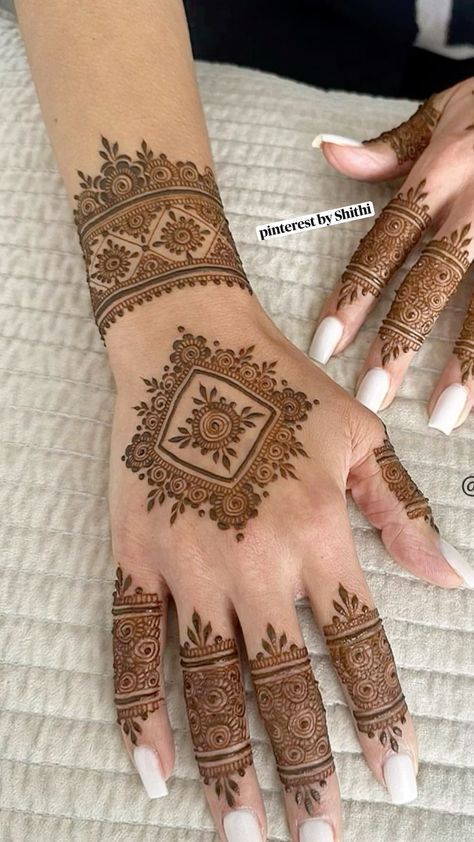 henna tattoo henna designs henna henna tattoos henna tattoo designs henna hand henna design henna tattoo design henna tattoos designs hennas hennas tattoo henna hands henna brows hennas designs henna designs easy henna haarfarbe henna brow mehndi design henna kleid henna abend kleid simple mehndi design henna augenbraue henna haarfarbe dm henna abend bridal mehndi design henna designs easy mehndi design henna design simple mehndi design henna back hand mehndi design bridal mehndi design… .. ... Bracelet Mehendi Design, Kaveri Mehendi, Glitter Mehndi, Pakistani Henna, Black Mehndi, Mehndi Decorations, Mehndi Video, Party Henna, Inai Pengantin