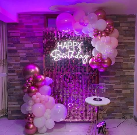 Birthday Backdrop Photoshoot, Girly Party Themes, 21st Bday Decorations Party Themes, 18th Birthday Decorations Pink, 21st Pink Birthday Ideas, Birthday Backdrop Ideas For Women, Magenta Birthday Party, 20th Birthday Themes For Her, Disco Pink Party