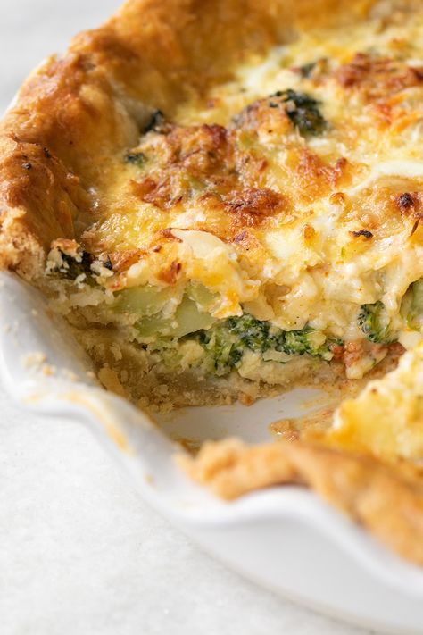 The Best Chorizo Quiche Recipe! - Sugar and Charm Chorizo Quiche, Breakfast Entertaining, Best Quiche, Unhealthy Recipes, Best Quiche Recipes, Moose Meat, Buttery Flaky Pie Crust, Broccoli Quiche, How To Cook Chorizo