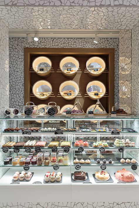 Boutique Shop Interior, Cake Shop Interior, Bakery Shop Interior, Patisserie Design, Bakery Shop Design, Fancy Shop, Bakery Design Interior, Store Interiors, Interior Design Boards