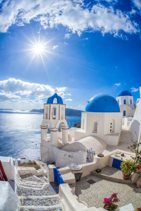 Grecia Santorini, World Most Beautiful Place, Amazing Places On Earth, The Tourist, Beaches In The World, Beautiful Places Nature, Tourist Places, Most Beautiful Cities, Beautiful Scenery Nature