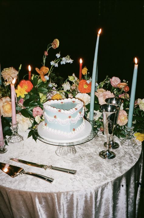 Filmy Vintage, Birthday Dinner Party, Birthday Dinners, Vegas Wedding, White Cake, Wedding Mood Board, Dreamy Wedding, Wedding Vibes, Wedding Mood