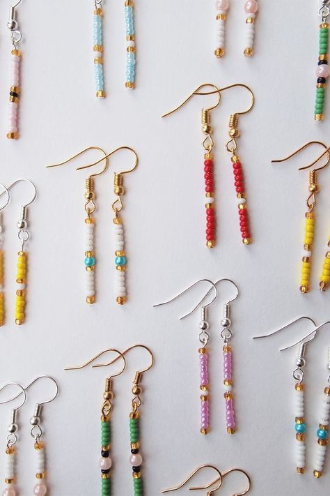 Anting Manik, Beaded Earrings Tutorials, Beaded Earrings Diy, Diy Bracelet Designs, Beads Bracelet Design, Handmade Jewelry Tutorials, Beaded Earrings Patterns, Beaded Drop Earrings, Homemade Jewelry