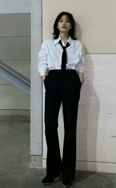 Tomboy Suit, Women In Suits Aesthetic, Lee Joo Young, Tie Outfit, Woman In Suit, Woman Suit Fashion, Tomboy Outfits