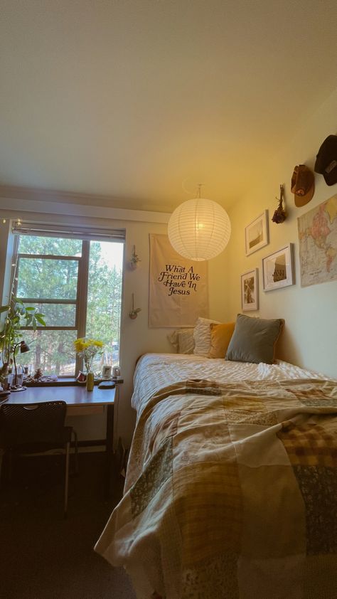 #dormdecor #granoladorm #dormroomideas #dormroomdesigns #filmphotography #aesthetic #dorm2023 #granola #flatbill #5pannelhat Bedroom Inspirations With Carpet Floor, Dorm Room Ideas Clean Aesthetic, Dainty Dorm Room, Homey Dorm Decor, College Dorm Room Ideas Brown, Mid Century Dorm Room, Earthy Dorm Aesthetic, Salted Granola Dorm Room, Dorm Room Vision Board