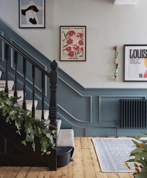 The best half wall panelling ideas in 2022 you can do yourself – Style your Sanctuary Moulding Stairs, Stair Millwork, Lambriseringen Gang, Hallway Wall Colors, Stairs And Hallway Ideas, Hallway Panelling, Blue Hallway, Stair Paneling, Victorian Hallway