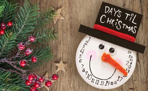 Countdown to Christmas Snowman - Craft Project Ideas Origami Christmas Tree Card, Christmas Countdown Crafts, Craft Project Ideas, Wooden Snowman, Festive Crafts, Christmas Origami, Snowman Painting, Snowman Crafts, Snowman Christmas