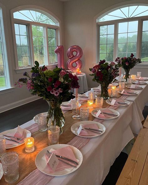 Bday Dinner Party Ideas, Aesthetic Party Set Up, Pink Table Aesthetic, Bday Party Aesthetic 17, 18th Dinner Party Ideas, Pink Dinner Party Decorations, Pink Dinner Aesthetic, Dinner Party Sweet 16, Cute Birthday Dinner Ideas