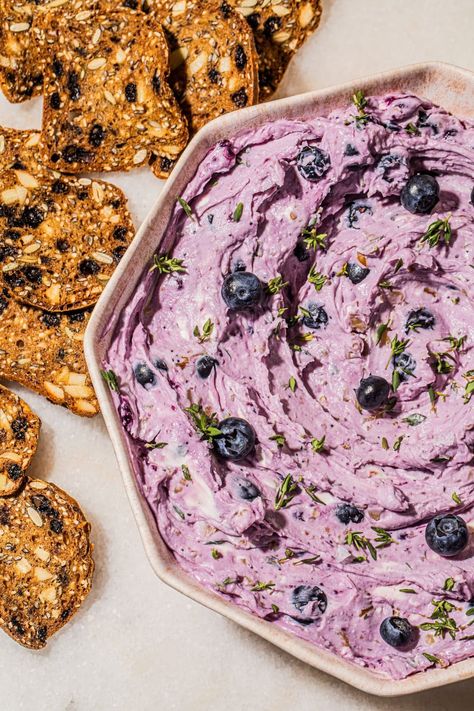 Charcuterie Centerpiece, Purple Party Foods, Goat Cheese Dip Recipes, Blueberry Goat Cheese, Goat Cheese Dip, Sweet Appetizer, Cheese Dip Recipes, Hot Appetizers, Purple Food