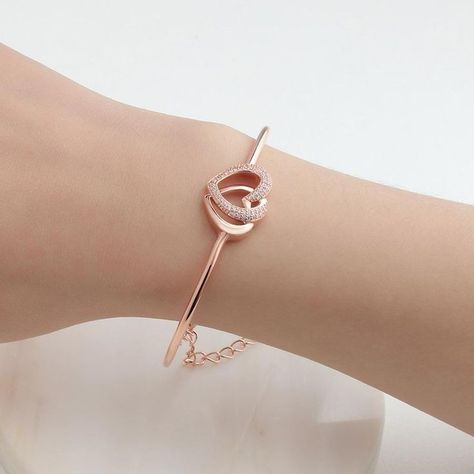 Rose Gold Bracelet For Women, Rose Gold Bangles, Gold Bracelet Simple, Diamond Bracelet Design, Cute Bracelet, Pearl Bracelets, Statement Fashion, Jewelry Bracelets Gold, Bangles Jewelry Designs