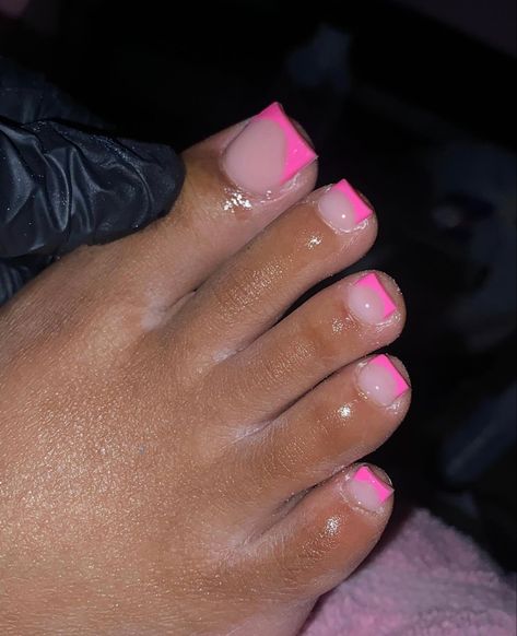 Black And Pink Toe Nails, Pink French Tip Pedicure, Pedicure Ideas French Tip Toes, French Tip Pedicure, French Toe Nails, Pink Toe Nails, Pink Pedicure, Pink Tip Nails, Pink French Tip