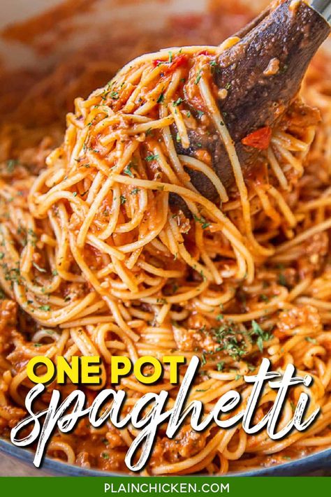 One-Pot Spaghetti Bolognese - I finally found my go-to spaghetti recipe! SO easy to make and is ready in 20 minutes! No need to pre-boil the pasta. It cooks along with the sauce. Italian sausage, garlic, onion, tomato sauce, sugar, basil, chicken broth, heavy cream, crushed tomatoes, and spaghetti. Tastes better than my favorite Italian restaurant! One Pot Bolognese Pasta, One Pot Pasta Bolognese, Oven Toasted Ravioli, Hospitality Meals, Spaghetti Bolognese Recipe, One Pot Spaghetti, Toasted Ravioli, Boiled Food, Bolognese Recipe