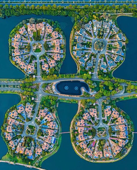 Photos In Dubai, Garden Town, Building Front Designs, Artificial Island, Eco City, Airport Design, Business Hub, Dubai City, Green Architecture