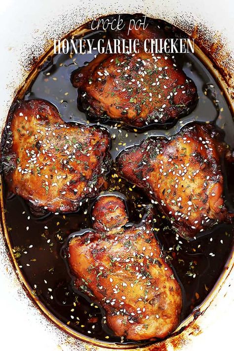 Paleo Crockpot Recipes, Honey Garlic Chicken Thighs, Garlic Chicken Recipes, Honey Garlic Sauce, Paleo Crockpot, Chicken Thigh Recipes Crockpot, Slow Cooker Dinner, Honey Garlic Chicken, Crockpot Recipes Slow Cooker