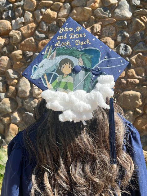 Grad Cap Studio Ghibli, Graduation Cap Atla, Totoro Graduation Cap, Corpse Bride Graduation Cap, Graduation Cap Designs Studio Ghibli, Senior Hat Ideas, Pretty Grad Caps, Howls Moving Castle Grad Cap, Sailor Moon Graduation Cap