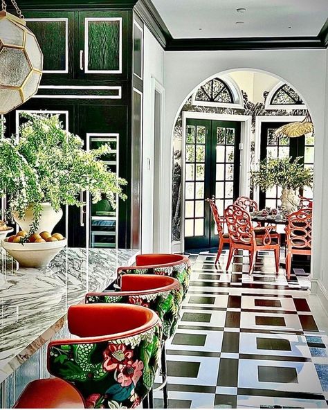 Maximalist Interior Design Kitchen, Old Hollywood Glam Decor, Country Club Interior Design, Circular Dining Room, Fabulous Kitchens, Aesthetic Home, Room Decor Ideas, Decoration Inspiration, Elegant Dining