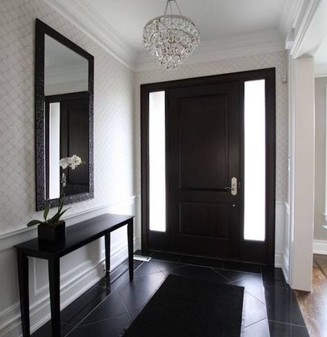 black paint and decorating ideas for doors http://www.lushome.com/30-black-interior-exterior-doors-creating-brighter-home-decorating/142653 Entrance Halls, Black Interior Doors, Interior Exterior Doors, Black Front Doors, Doors Exterior, Modern Entrance, Interior Vintage, Entrance Foyer, Foyer Decorating