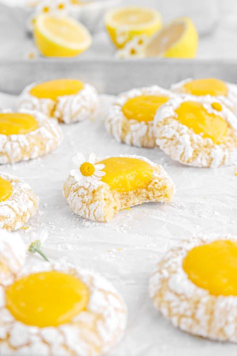 Lemon Cookies With Lemon Curd, Lemon Curd Crinkle Cookies, Sour Cream Lemon Curd Cookies, Lemon Custard Cookies, Summer Cookies Recipes, Lemon Snacks, Cool Cookie Recipes, Lemon Curd Cookies Recipe, Sun Cookies