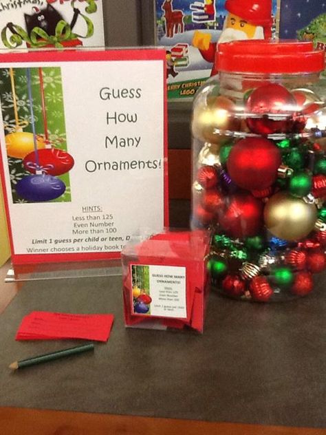 Guess how many ornaments : Christmas display Office Christmas Party Games, Christmas Fair Ideas, Christmas Gift Games, Christmas Party Activities, School Christmas Party, Xmas Games, Fun Christmas Party Games, Work Christmas Party, Fun Christmas Games