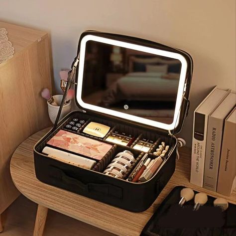 Perfect travel makeup bag- 3 Colors Modes, Portable Cosmetics Organizer with Adjustable Dividers Compartment, Light Up Vanity Case, Makeup Storage and water resistant for Women with Makeup Accessories #makeup #vanity #ledlight #travelbag #travelmakeupbag #ledmirror Camp Cookware, Cosmetic Organiser, Alat Makeup, Sophia Dress, Leather Toiletry Bag, Fotografi Vintage, Flawless Makeup Application, Makeup Bag Organization, Women Cosmetics