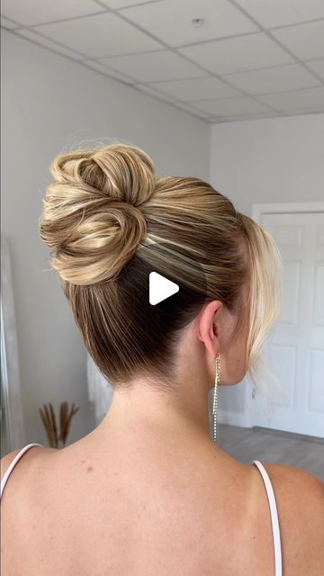 Bun For Wedding Hair, Bridal Updo Elegant, Sleek High Bun Bridal Hair, Sleek High Updo Wedding, Updue Hairstyles For Prom, Elegant High Bun Hairstyles Tutorial, High Buns For Wedding, Up Do High Bun, High Bun Up Do