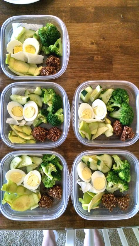 Boiled Food, Low Carb Meal Prep, Healthy Lunch Meal Prep, Meal Prep Clean Eating, Resep Diet, Easy Healthy Meal Prep, Makanan Diet, Steamed Broccoli, Keto Meal Prep