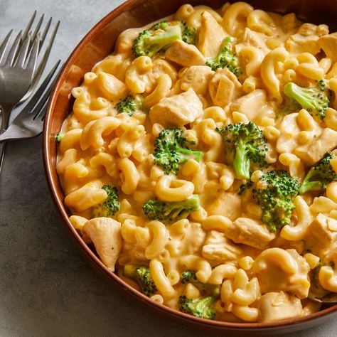 Mac And Cheese With Chicken, Spinach Mac And Cheese, Rachael Ray Recipes, Raw Broccoli, Chicken Broccoli Casserole, Broccoli Recipe, Chicken And Broccoli, Frozen Broccoli, Broccoli Cheddar