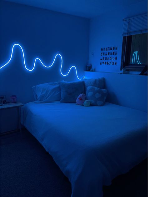 Led Bedroom Design, Room Ideas Neon Lights, Led Blue Lights Room, Room Strip Lights, Neon Light In Bedroom, Led Light Placement Ideas Bedroom, Neon Light Bedroom Aesthetic, Rgb Lights Bedroom, Neon Lights Design Ideas