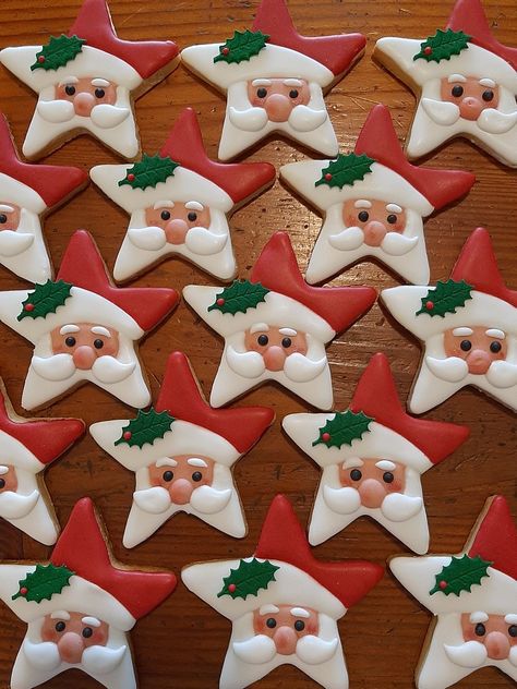 Star Sugar Cookies, Christmas Sugar Cookies Decorated, Cute Christmas Cookies, Royal Iced Cookies, Christmas Biscuits, Sugar Cookie Icing, Santa Cookies, Christmas Food Desserts, Fancy Cookies