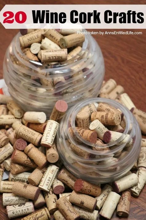 20 Wine Cork Crafts Projects. Like vino? Do you have a lot of wine corks? These wine cork craft project ideas are great ways to use those wine corks you have been saving. Whether you decide to keep these wine cork projects for yourself or give them to a friend with a bottle of wine as a gift, there Uses For Corks, Wine Cork Bunny, Wine Cork Table, Wine Cork Candle, Wine Cork Trivet, Wine Cork Diy Projects, Wine Cork Coasters, Wine Cork Crafts Christmas, Wine Cork Board