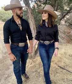 Western Party Outfit, Vaquera Outfit Mexican, Cowboy Outfits For Women, Cowboy Outfit For Men, Cowgirl Outfits For Women, Cute Cowgirl Outfits, Cowgirl Style Outfits, Party Outfits For Women, Rodeo Cowgirl