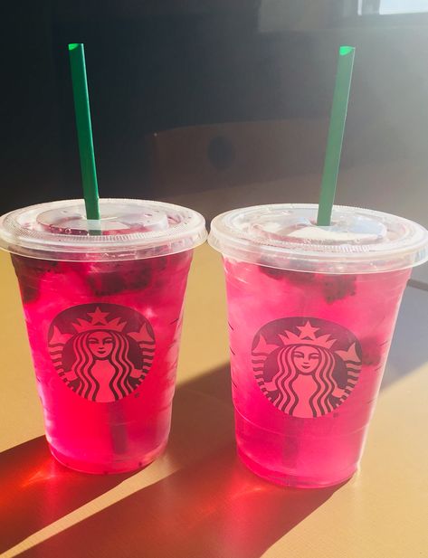 Mango Dragon fruit refresher#starbucks Dragon Fruit Refresher Starbucks Recipe, Drink Refreshers, Starbucks Iced Drinks, Mango Dragonfruit Refresher, Dragonfruit Refresher, Starbucks Strawberry Acai Refresher, Paradise Drink, Starbucks Pictures, Mango Drink