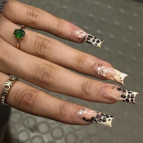 Nails Without Charms, Early 2000 Nails, Swaggy Nails, Dominican Nails, Paznokcie Hello Kitty, Freestyle Nails, Nail Board, Girly Pop, Milky Nails