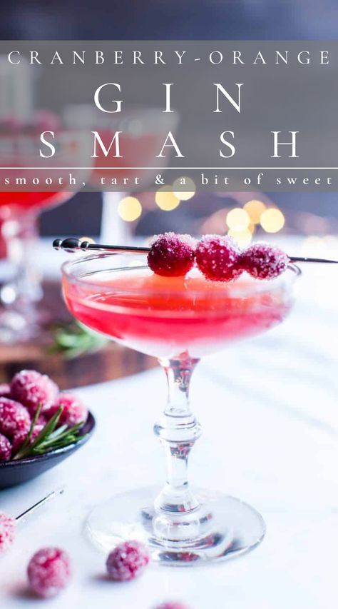 Gin Smash Recipe, Gin Smash, Cranberry Drinks, Cranberry Juice Cocktail, Cranberry Cocktail, Gin Drinks, Boozy Drinks, Cocktail Recipes Easy, Party Food And Drinks