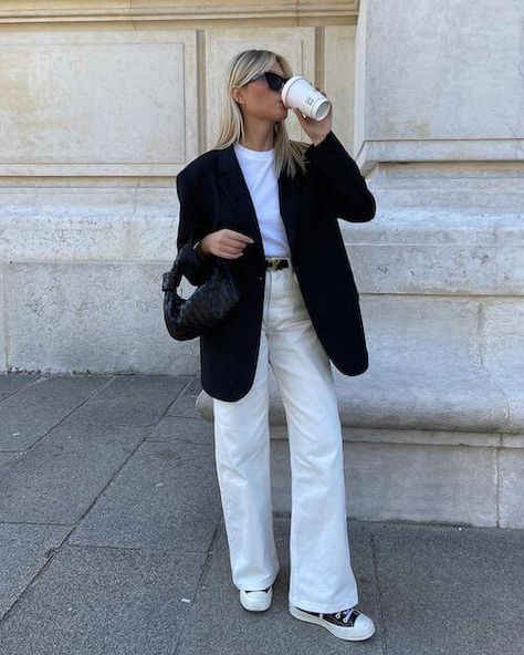 40+ Classy White Jeans Outfits For Ladies [2024]: What To Wear With White Jeans White Jeans Winter, White Wide Leg Jeans, Off White Jeans, Wide Leg Jeans Outfit, White Jeans Outfit, Fashion Capsule Wardrobe, Scandinavian Fashion, Blazer Outfit, Business Casual Outfits For Work