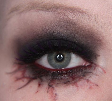 Makeup Horor, Halloween Zombie Makeup, Zombie Halloween Makeup, Make Up Diy, Makeup Zombie, Halloween Make-up Looks, Halloweenský Makeup, Horror Make-up, Creepy Halloween Makeup