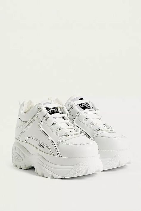 Buffalo Shoes, Platform Shoes Sneakers, White Platform Shoes, White Platform Sneakers, Platform Trainers, Nike Shoes Outfits, Best Shoes For Men, Chunky Shoes, Girly Shoes