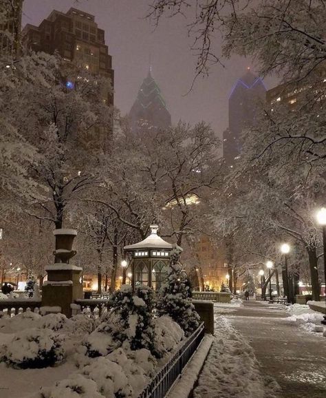 The most wonderful time of the year Skiing Aesthetic, Winter Nyc, New York Winter, Nyc Christmas, York Aesthetic, I Love Winter, New York Aesthetic, Winter Wallpaper, Winter Scenery