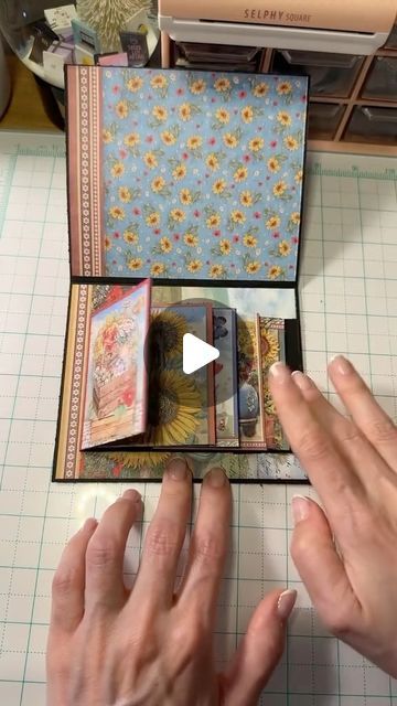 Stamperia Cards Tutorials, Scrapbook Pull Tab, Scrapbook Mini Albums Ideas, Origami Scrapbook, Scrapbooking Tutorial, How To Make Scrapbook Tutorials, Scrapbook Tutorial Step By Step, Scrapbooking Cards, Scrapbooking Ideas