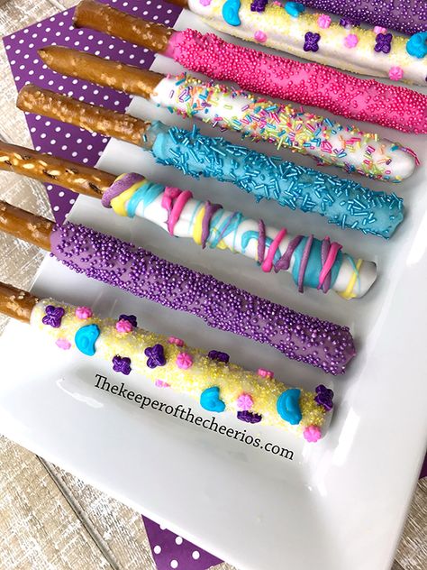 Spring Pretzels Chocolate Covered Pretzel Rods, Jojo Siwa Birthday, Easter Snacks, Spring Treats, Easter Sweets, Pretzel Rods, Easter Goodies, Fancy Nancy, Chocolate Covered Pretzels