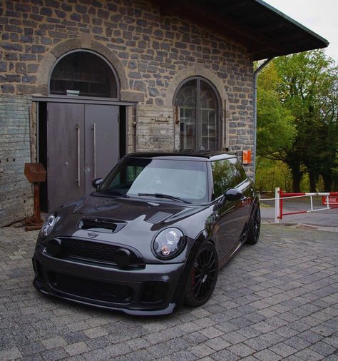 Mini Cooper R56 Jcw, Mini Cooper S Wallpaper, R56 Mini Cooper S, Mini Cooper Tuning, Mini Cooper Works, Mini Cooper Wallpaper, Black Mini Cooper, Mini Cooper S R56, Mini Cooper Jcw