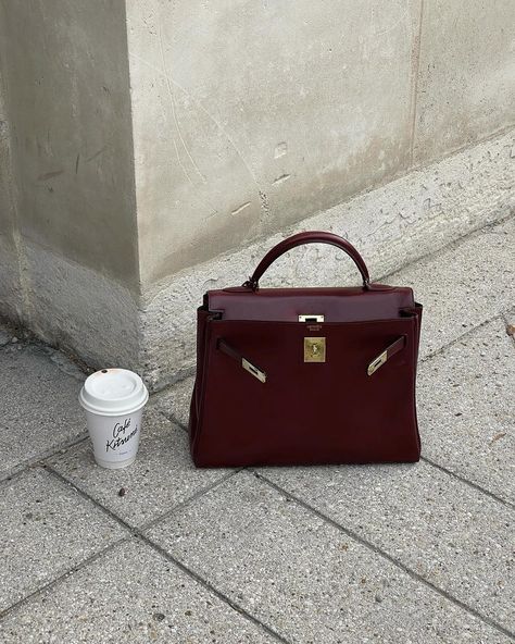 everything burgundy please 🫗 #pinterest #tumblr #inspofinds Burgundy Aesthetic, Burgundy Bag, Dark Feminine Aesthetic, Kelly Bag, Vintage Hermes, Bags Aesthetic, Instagrammer, Hermes Bags, Hermes Bag