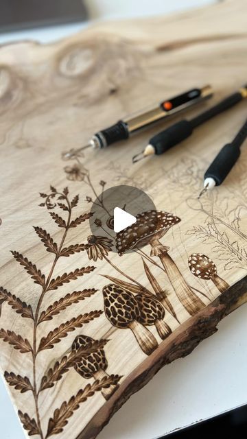 Mushroom Wood Burning, Botanical Mushroom, Beginner Wood Burning, Wood Burning Tips, Pyrography Designs, Wood Burning Patterns Stencil, Wood Burning Pen, Dremel Crafts, Wood Burning Techniques